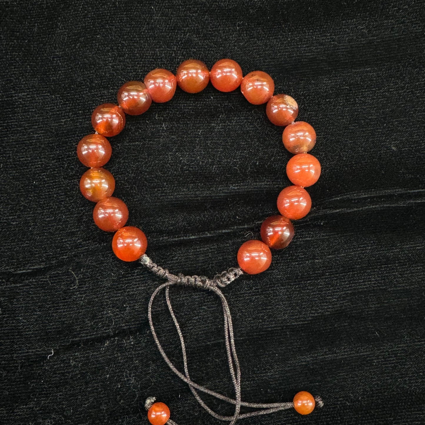 Red/Yamni Aeeq Stone Bracelet- Unisex – Free Size Fit for All (16 beads,10mm size), Natural Original Gem-stone