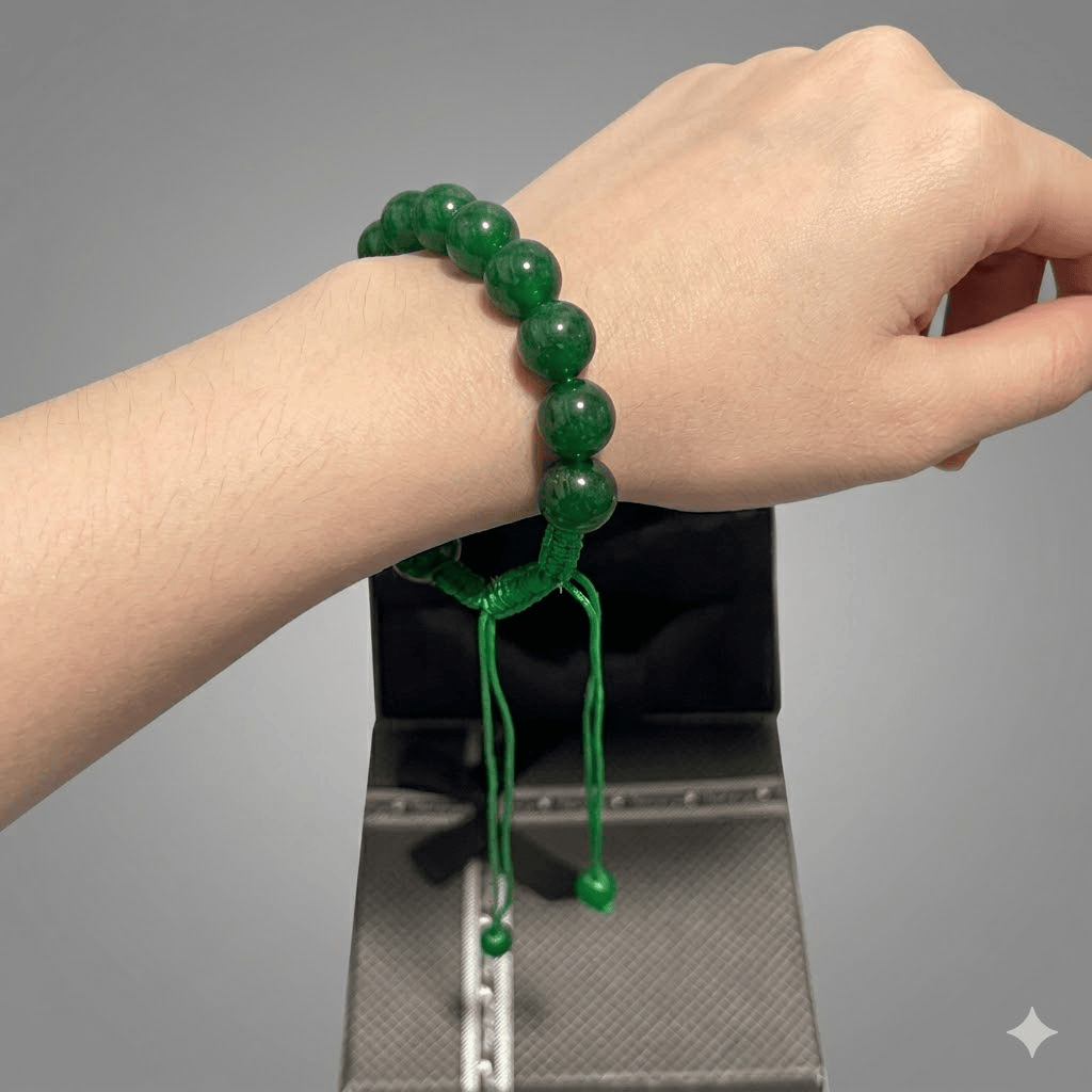 Green Aqeeq Stone   Bracelet  –- Free Size Fit for All( 16 Beads ,10mm size)